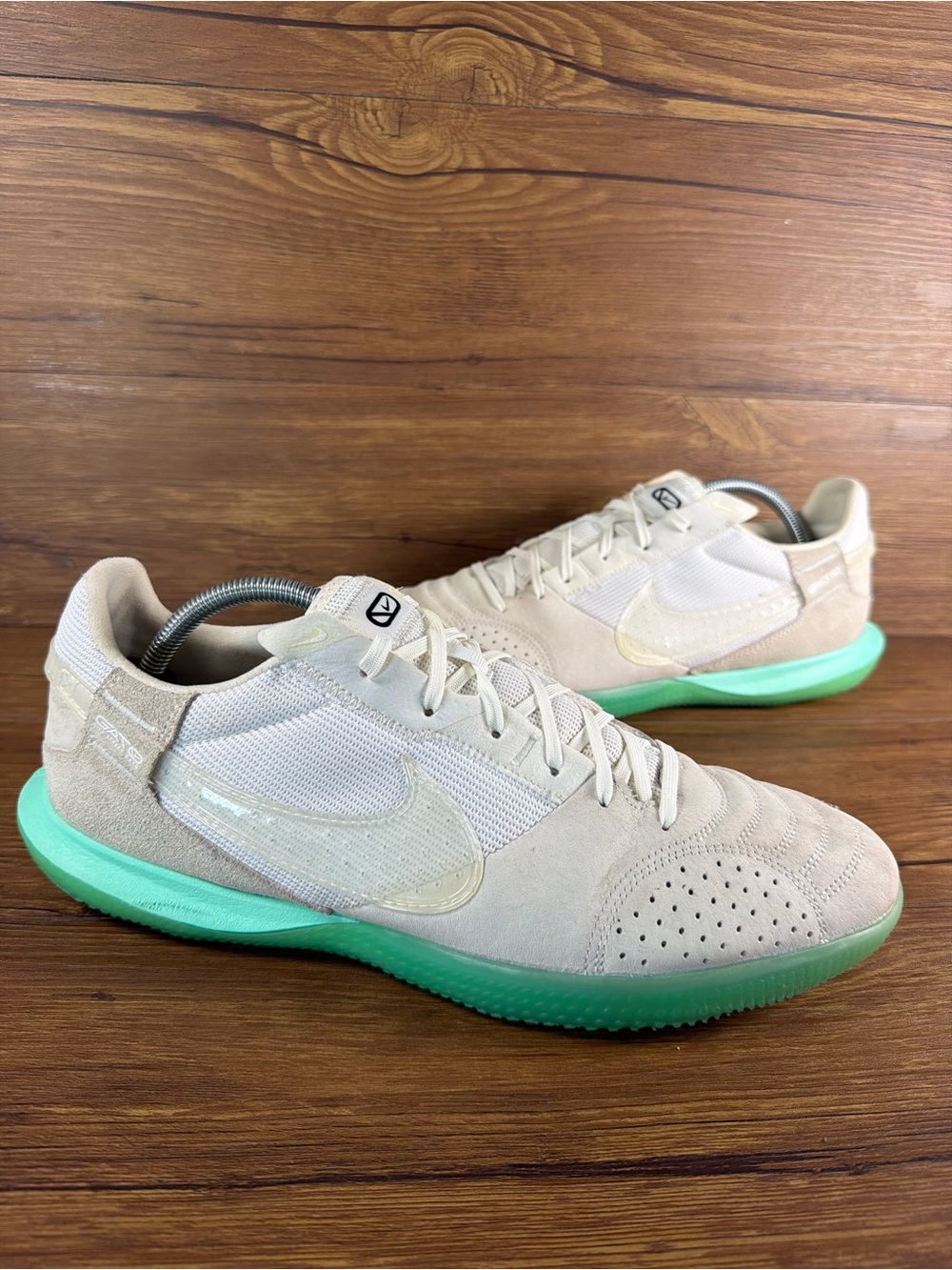 Nike Streetgato Indoor Soccer Shoes Green Glow White DC8466-102 Men’s Size 12
